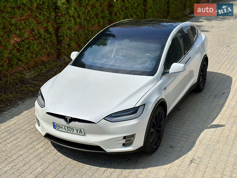 Позашляховик / Кросовер Tesla Model X 2020 в 