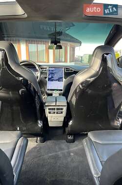 Внедорожник / Кроссовер Tesla Model X 2016 в 