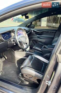Внедорожник / Кроссовер Tesla Model X 2016 в 