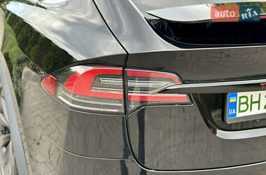 Внедорожник / Кроссовер Tesla Model X 2016 в 
