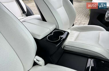 Внедорожник / Кроссовер Tesla Model X 2016 в 