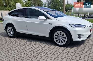 Позашляховик / Кросовер Tesla Model X 2018 в 