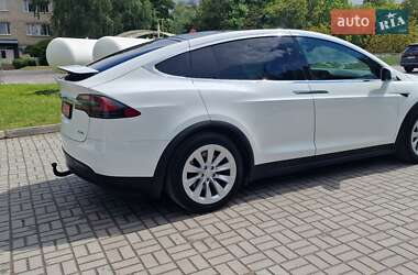 Позашляховик / Кросовер Tesla Model X 2018 в 