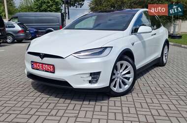 Позашляховик / Кросовер Tesla Model X 2018 в 