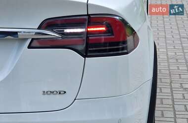 Позашляховик / Кросовер Tesla Model X 2018 в 