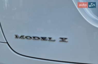 Позашляховик / Кросовер Tesla Model X 2018 в 