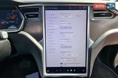 Позашляховик / Кросовер Tesla Model X 2018 в 