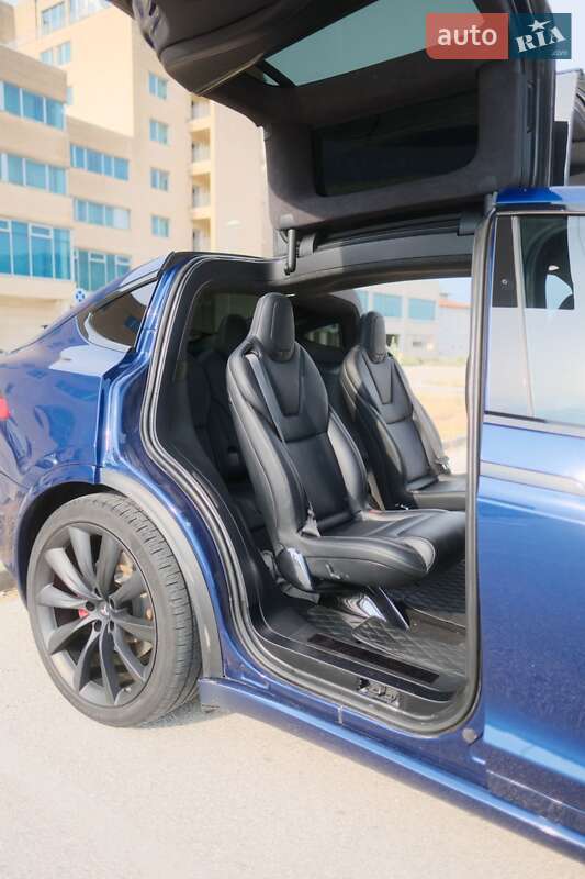Внедорожник / Кроссовер Tesla Model X 2019 в Львове