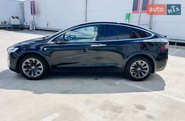 Позашляховик / Кросовер Tesla Model X 2018 в 