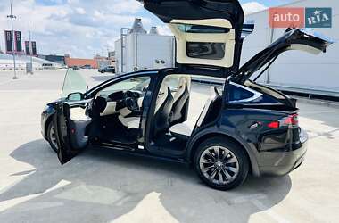 Позашляховик / Кросовер Tesla Model X 2018 в 