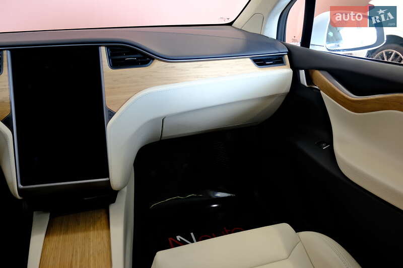 Позашляховик / Кросовер Tesla Model X 2018 в Одесі