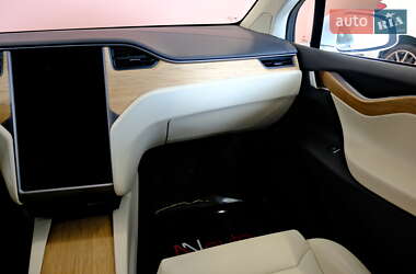 Внедорожник / Кроссовер Tesla Model X 2018 в 