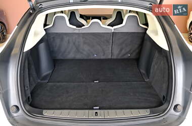 Внедорожник / Кроссовер Tesla Model X 2018 в 