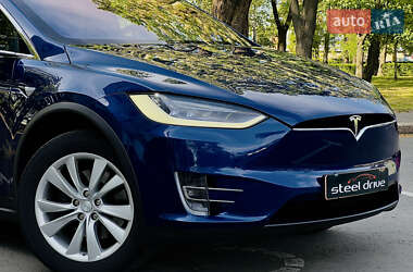 Позашляховик / Кросовер Tesla Model X 2017 в Миколаєві
