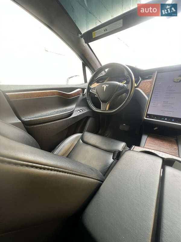 Позашляховик / Кросовер Tesla Model X 2020 в Хмельницькому