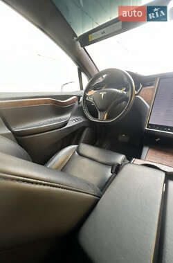Позашляховик / Кросовер Tesla Model X 2020 в 