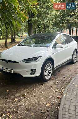 Позашляховик / Кросовер Tesla Model X 2020 в 
