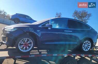 Внедорожник / Кроссовер Tesla Model X 2016 в 