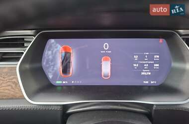Позашляховик / Кросовер Tesla Model X 2017 в 