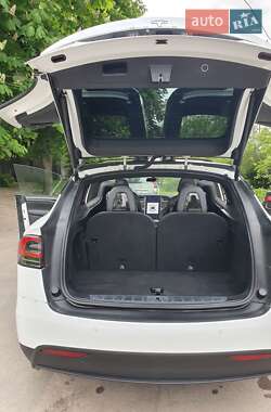 Внедорожник / Кроссовер Tesla Model X 2016 в 