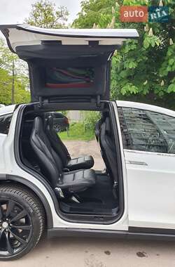 Внедорожник / Кроссовер Tesla Model X 2016 в 
