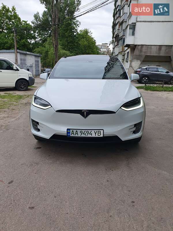 Позашляховик / Кросовер Tesla Model X 2016 в Києві