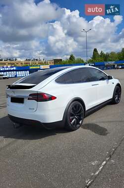 Внедорожник / Кроссовер Tesla Model X 2018 в 