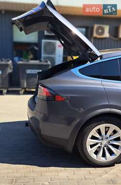 Внедорожник / Кроссовер Tesla Model X 2018 в 