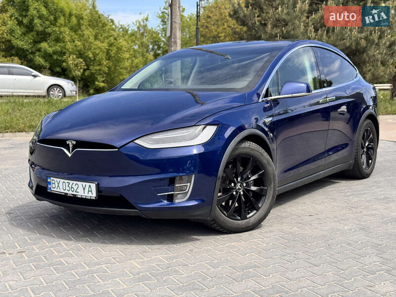 Позашляховик / Кросовер Tesla Model X 2016 в Хмельницькому