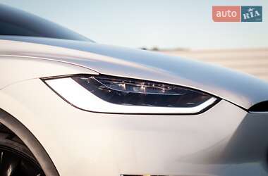 Позашляховик / Кросовер Tesla Model X 2016 в 