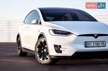 Позашляховик / Кросовер Tesla Model X 2016 в 