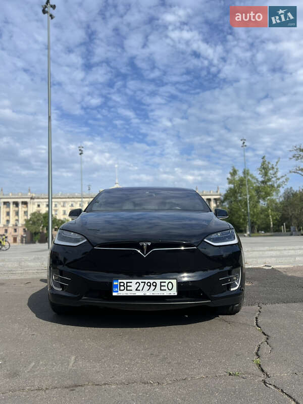 Tesla Model X 2018