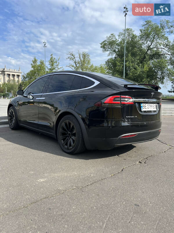 Позашляховик / Кросовер Tesla Model X 2018 в Миколаєві