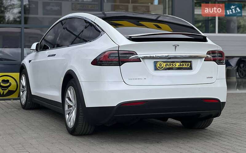 Позашляховик / Кросовер Tesla Model X 2018 в Івано-Франківську
