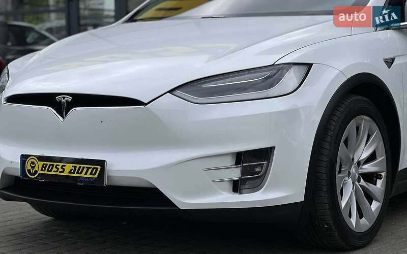 Позашляховик / Кросовер Tesla Model X 2018 в Івано-Франківську