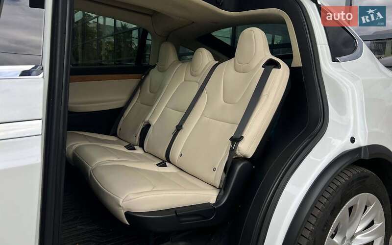 Позашляховик / Кросовер Tesla Model X 2018 в Івано-Франківську