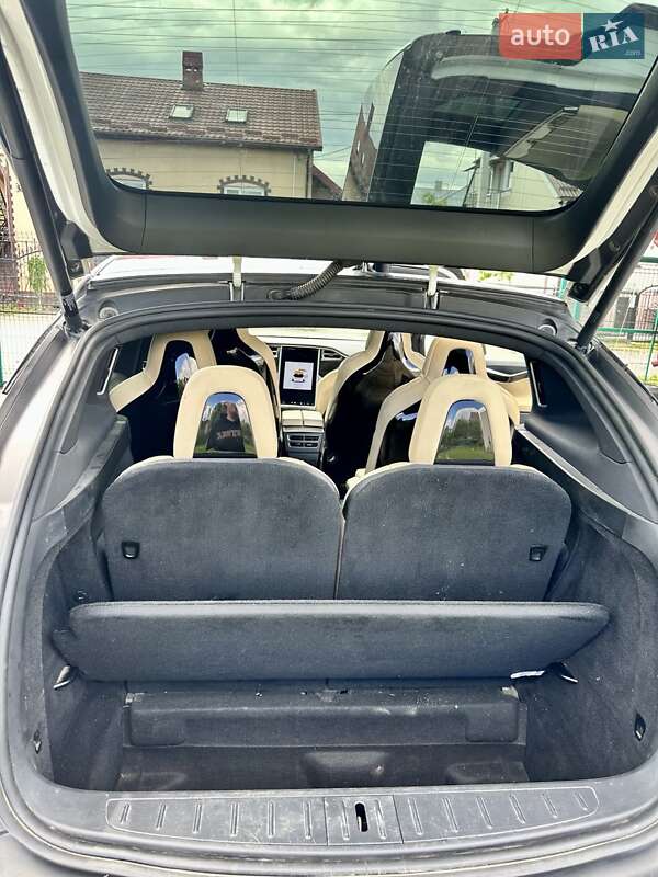 Внедорожник / Кроссовер Tesla Model X 2016 в Городке