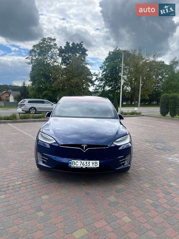 Внедорожник / Кроссовер Tesla Model X 2018 в Новояворовске