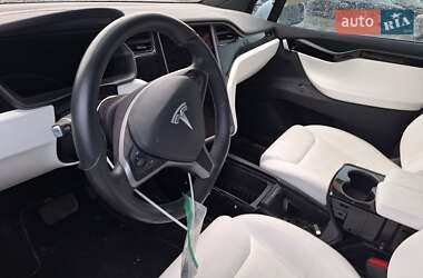 Позашляховик / Кросовер Tesla Model X 2020 в 