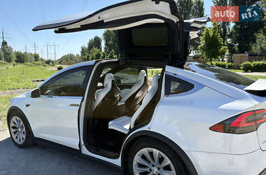 Внедорожник / Кроссовер Tesla Model X 2017 в 