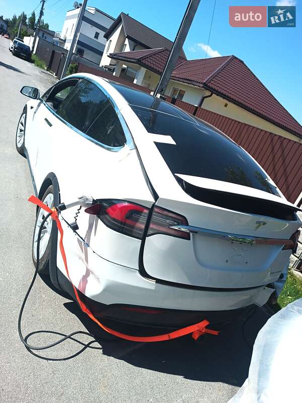 Позашляховик / Кросовер Tesla Model X 2020 в Києві фото 15 Позашляховик / Кросовер Tesla Model X 2020 в Києві