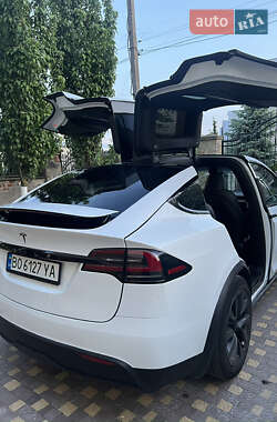 Позашляховик / Кросовер Tesla Model X 2023 в 