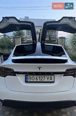 Позашляховик / Кросовер Tesla Model X 2023 в 