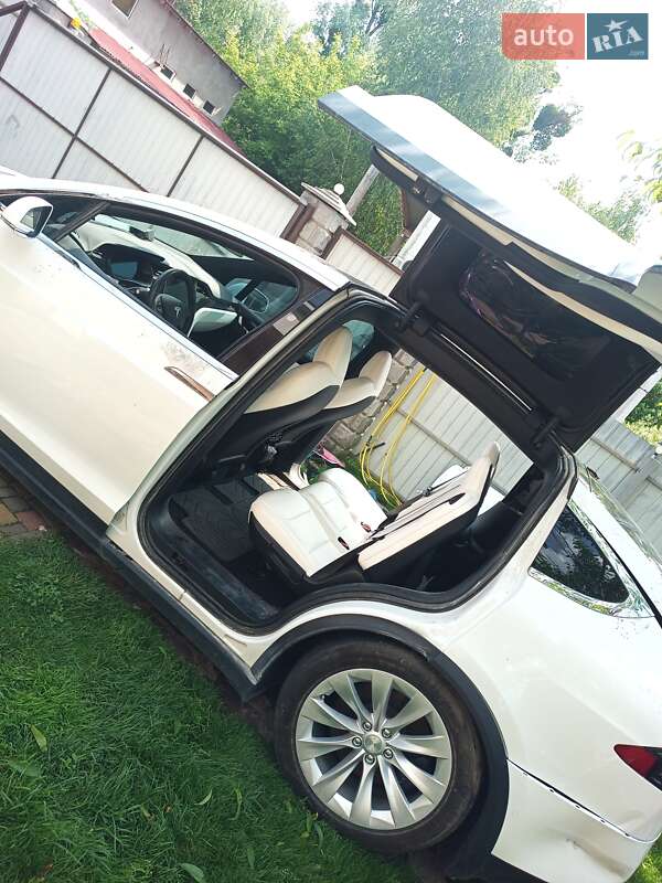 Позашляховик / Кросовер Tesla Model X 2020 в Києві фото 17 Позашляховик / Кросовер Tesla Model X 2020 в Києві