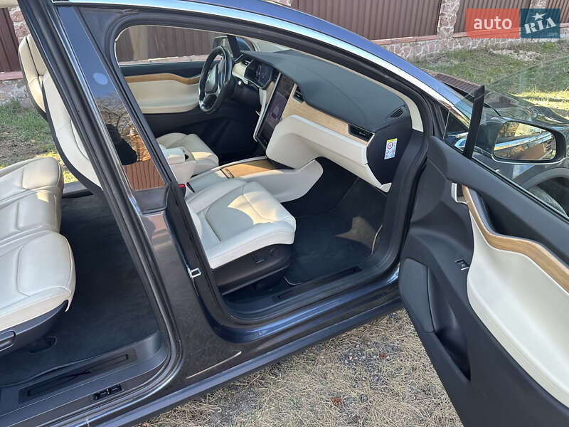 Внедорожник / Кроссовер Tesla Model X 2018 в Киеве