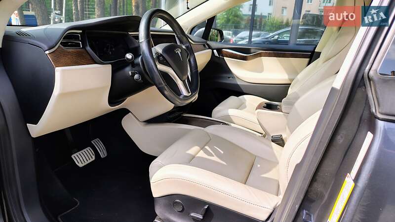Позашляховик / Кросовер Tesla Model X 2018 в Києві
