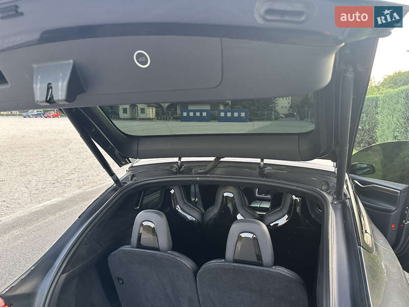 Позашляховик / Кросовер Tesla Model X 2017 в Дніпрі