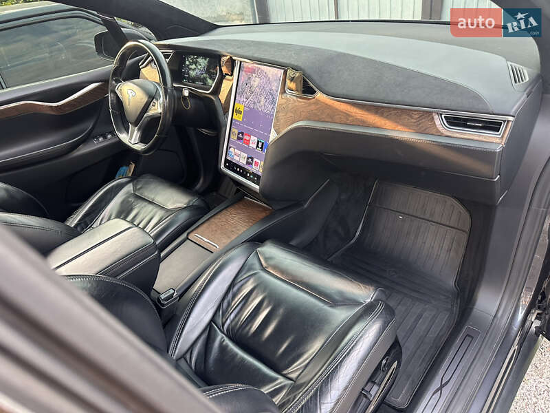 Позашляховик / Кросовер Tesla Model X 2017 в Дніпрі