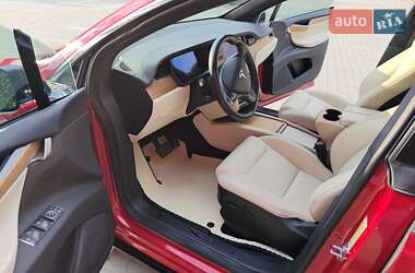 Позашляховик / Кросовер Tesla Model X 2019 в 