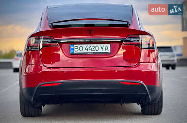 Позашляховик / Кросовер Tesla Model X 2019 в 